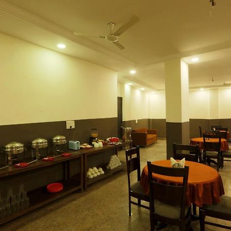 Hotel Square Stay Νέο Δελχί Εξωτερικό φωτογραφία